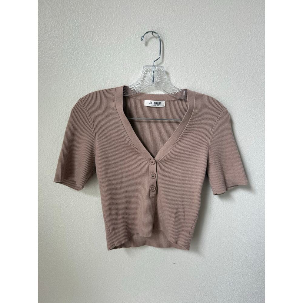 4th & Reckless Women’s Tinsley Button Front Knitted Top Size Medium - Picture 2 of 6